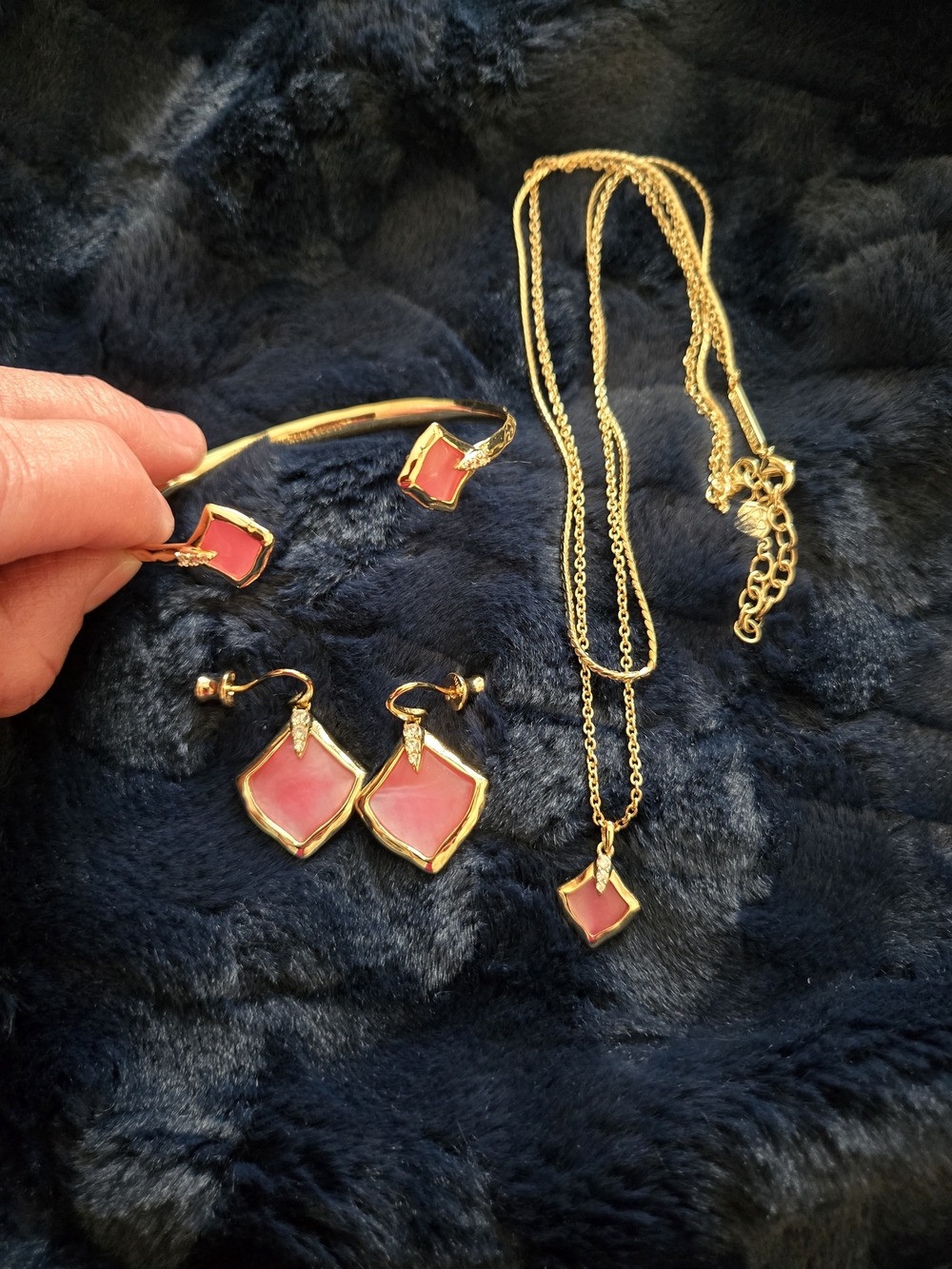 EUC Kendra Scott BUNDLE: Pink Stone Drop Earrings, Necklace, Bracelet